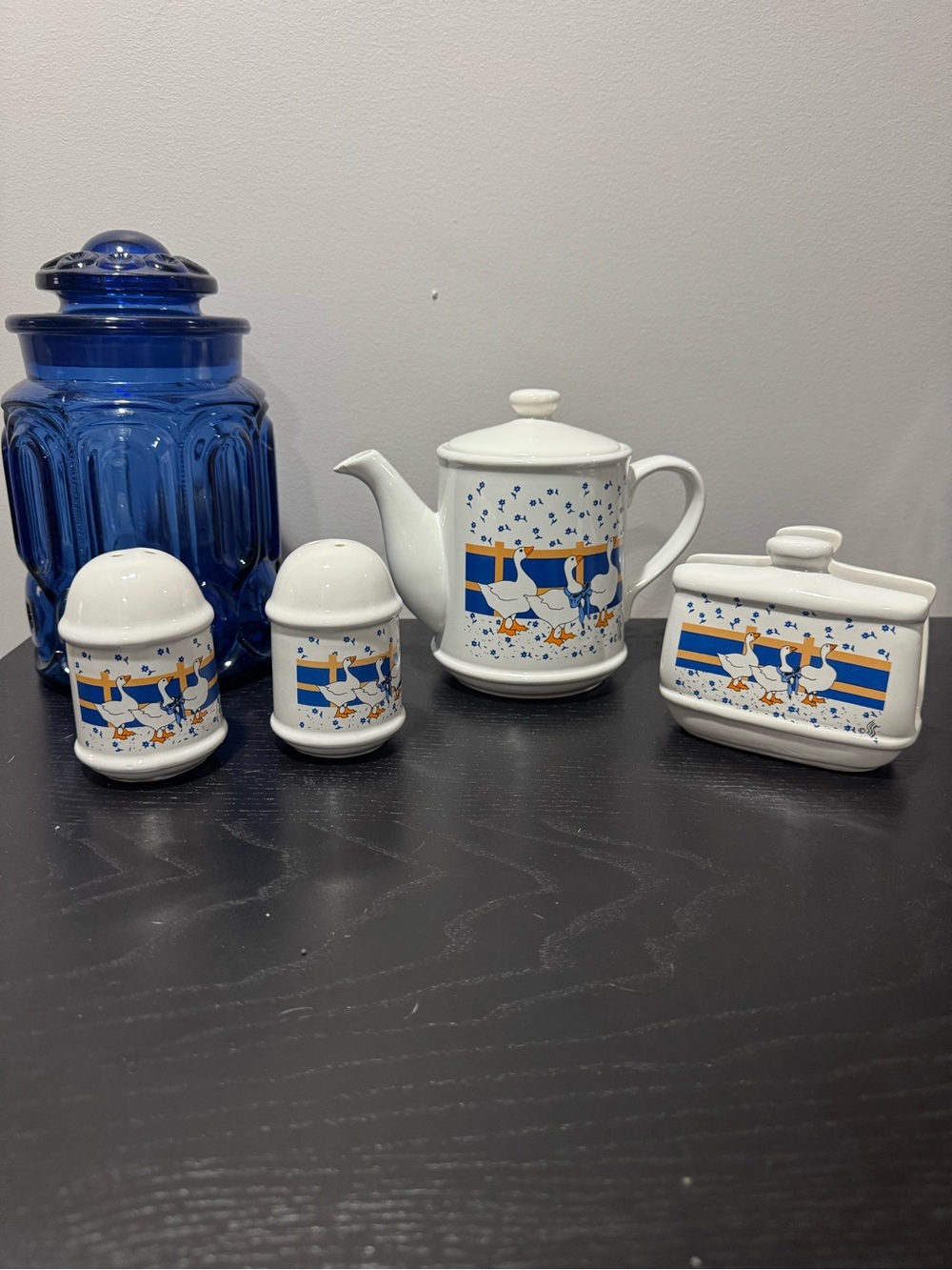 Vintage Blue Ribbon Geese Set